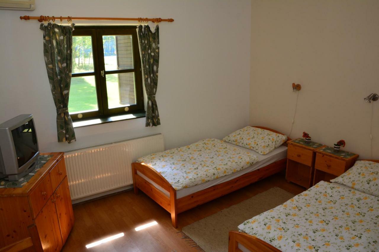 Sipito Pihenopark Hotel Pilis Kültér fotó