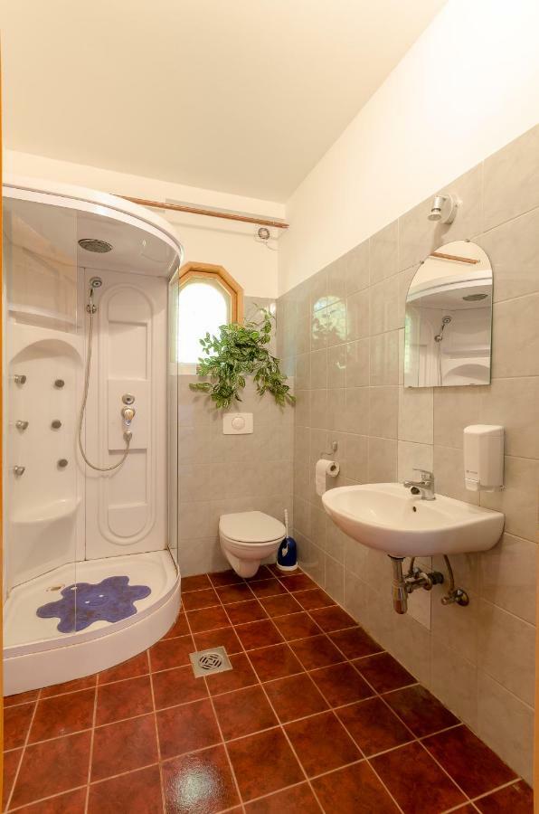 Sipito Pihenopark Hotel Pilis Kültér fotó
