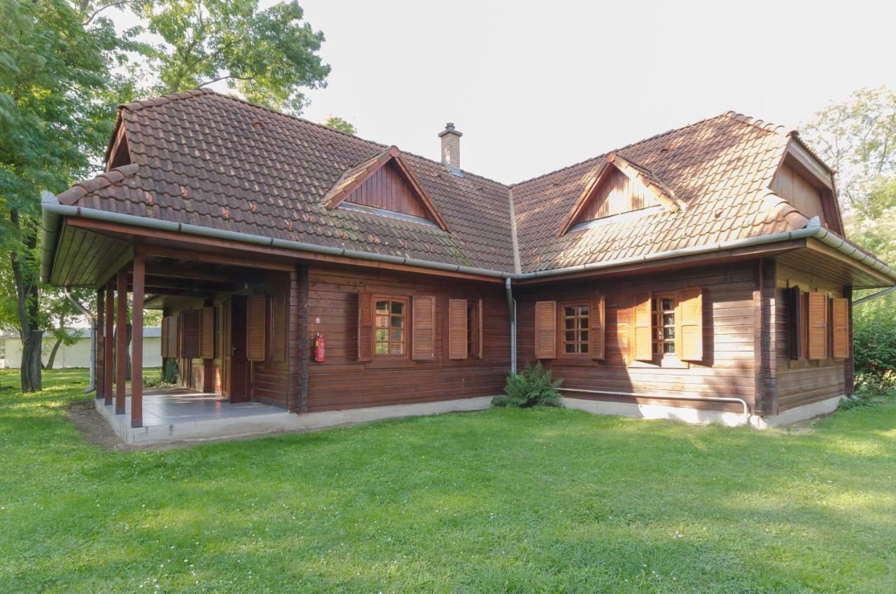 Sipito Pihenopark Hotel Pilis Kültér fotó