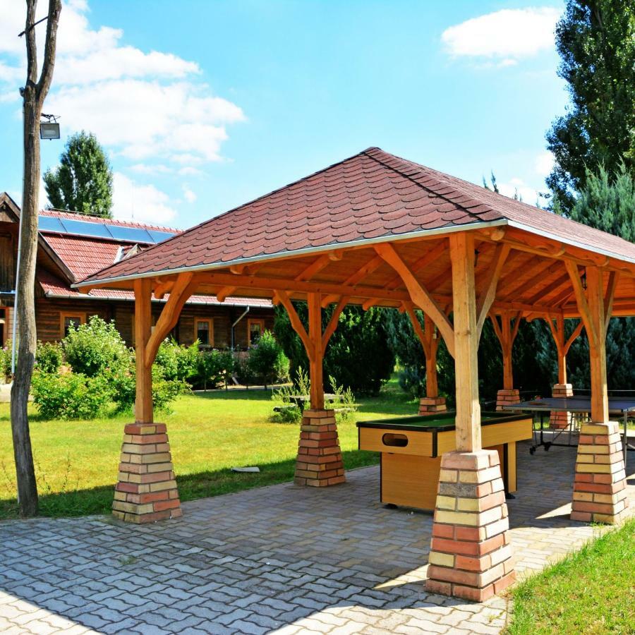 Sipito Pihenopark Hotel Pilis Kültér fotó
