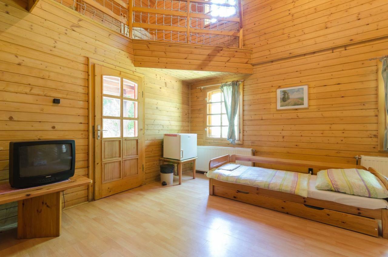 Sipito Pihenopark Hotel Pilis Kültér fotó
