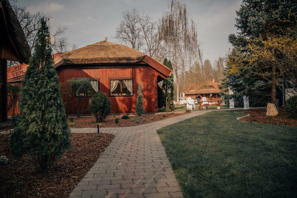 Sipito Pihenopark Hotel Pilis Kültér fotó